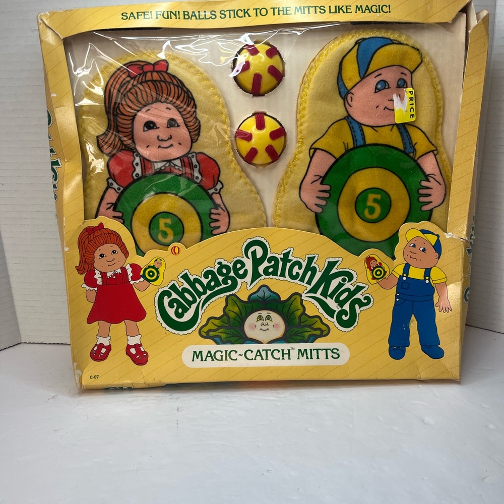 NIB Rare Find Cabbage Patch Kids Magic-Catch Mitts - Yellow and Green